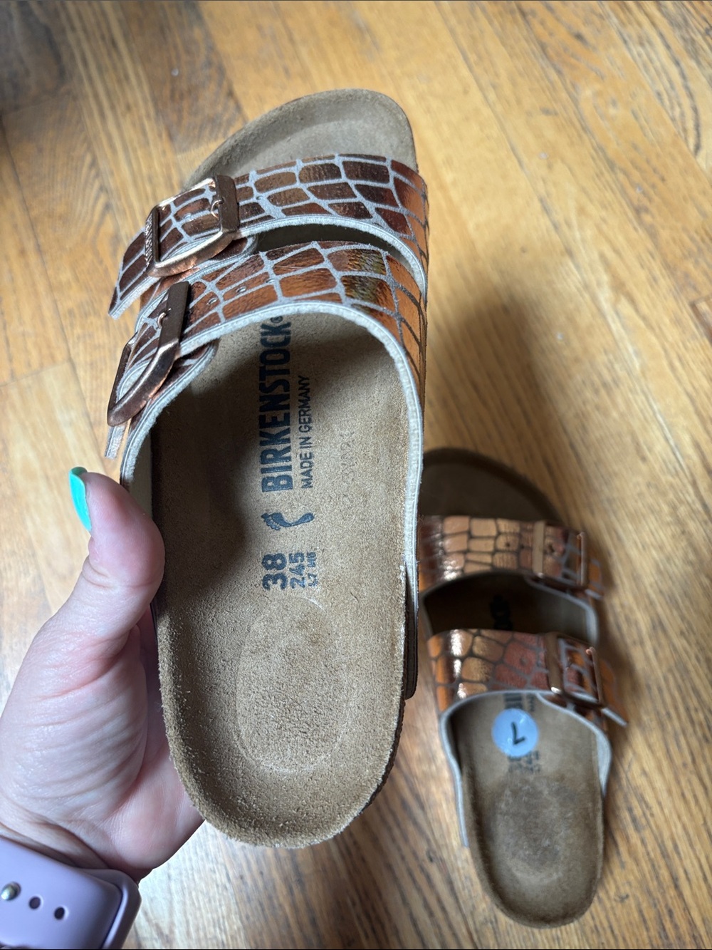 NEW women’s size 7 Birkenstock Copper Croc-Embossed Sandals - Picture 8 of 8